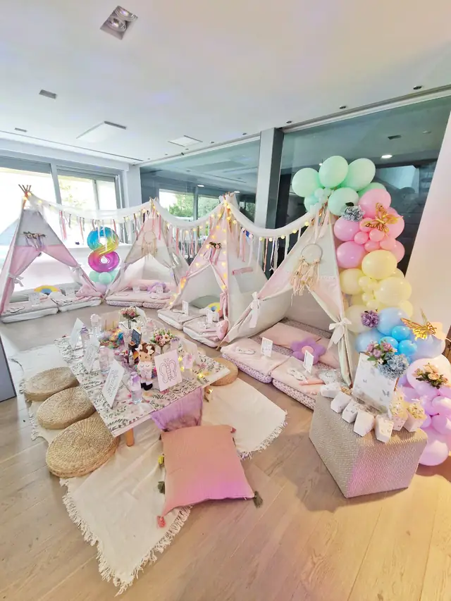 Decoración de fiesta infantil personalizada de Spazio Mágico en Zaragoza